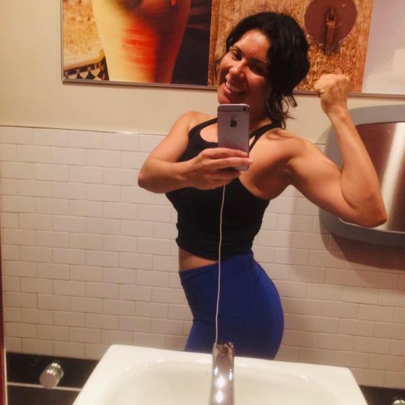 Meet your Posher, Adriana - Picture 1 of 1